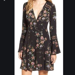 ASTR longsleeve Floral Dress